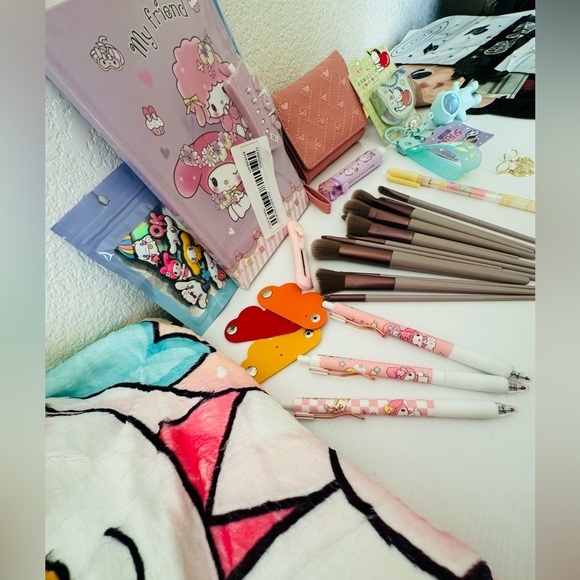 Sanrio gift set and more. (kids graduation) 34 items! - Picture 11 of 13